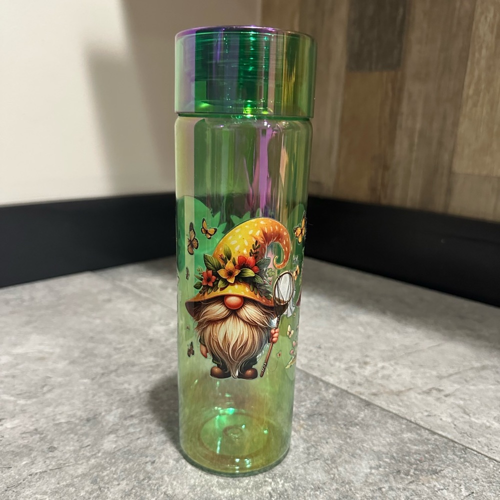 Green Gnome Water Bottle 20oz